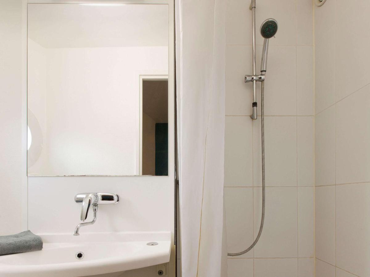 Hotelf1 Cergy Dış mekan fotoğraf