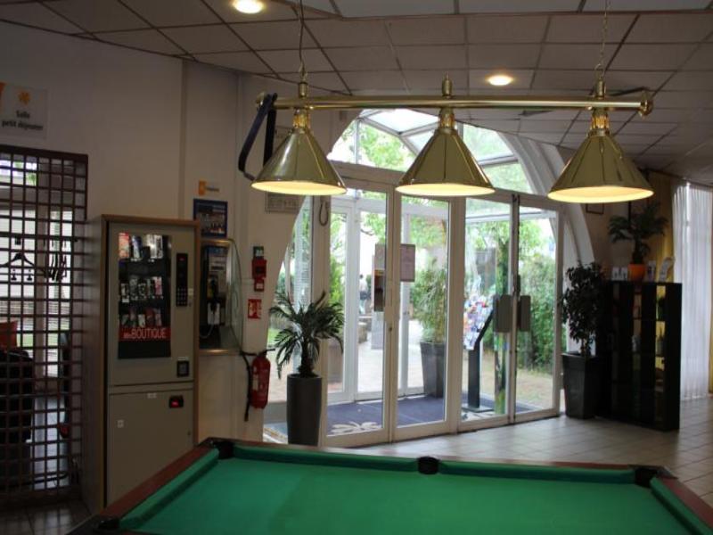 Hotelf1 Cergy Dış mekan fotoğraf